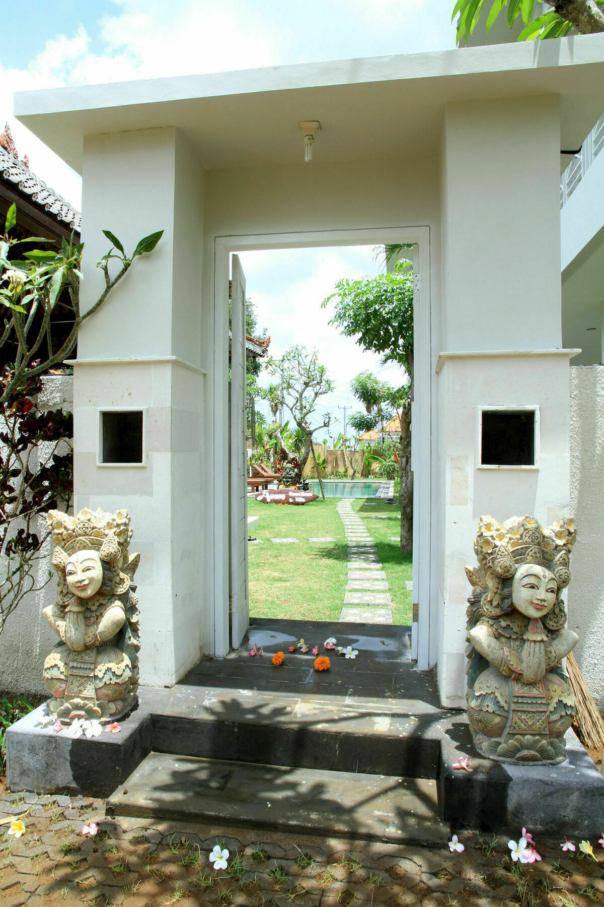 Asung Guesthouse Canggu Dış mekan fotoğraf